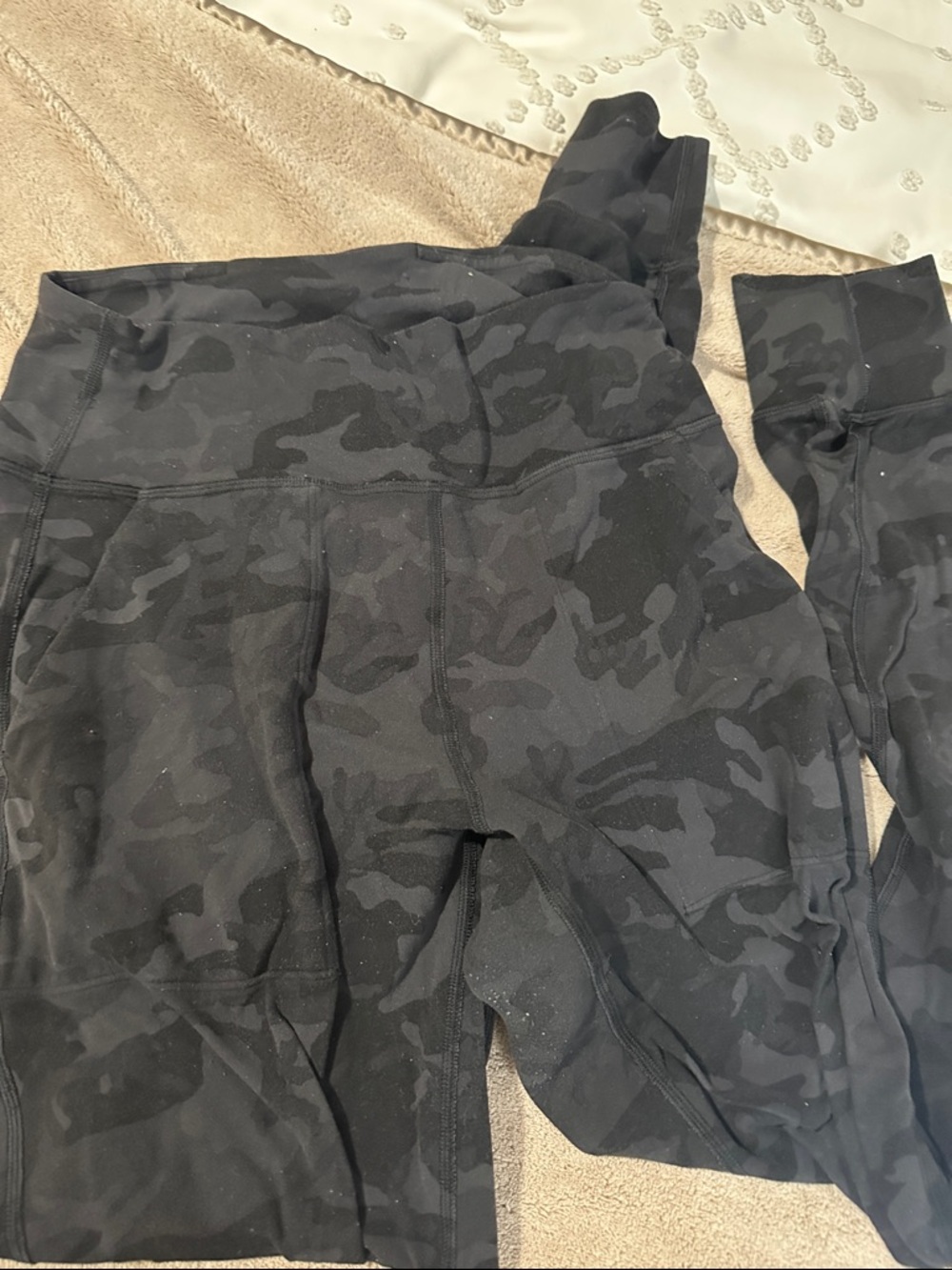 Lululemon Camo jogger Leggings